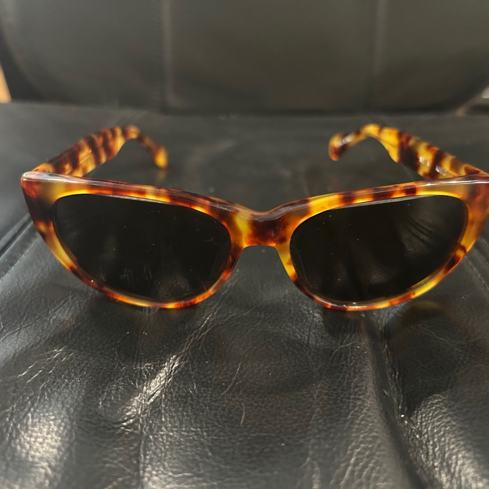 Dkny Tortoise Shell Eyewear